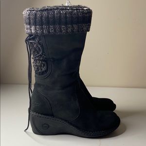 Black boots (1 1/2 inch heels)